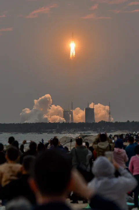 中国成功发射卫星互联网低轨卫星