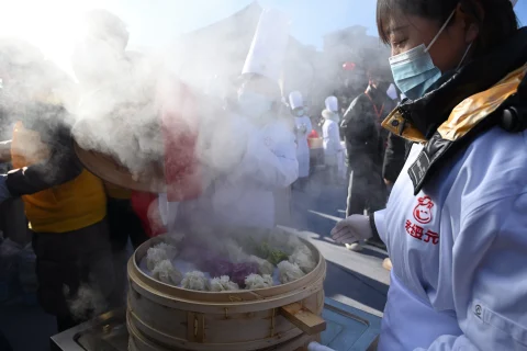 呼和浩特烧麦美食大会开幕