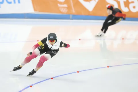 速度滑冰世界杯北京站：日本选手高木美帆女子1500米夺冠