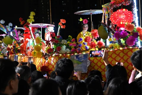 漳州闽南文化周启幕 平和龙艺巡游古城吸引众多游客